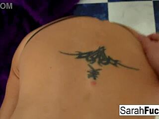 Sarah Gives Pov Bj in Green Fishnets Intriguingly