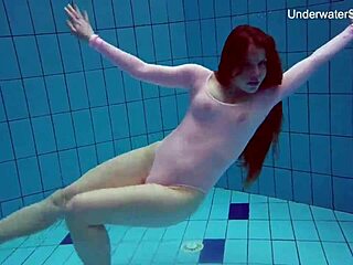 simonna looks so damn hot in the public pool, right?