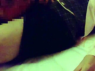 डे टाइम ओएल असिस्टेंट टॉप पर राइड करती हुई, मैं अंदर धक्का मारता हूँ और वो मॉन करती है