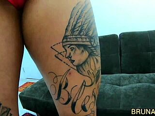 Bruna e Amiga Fodem com Árabe Turistando no Brasil