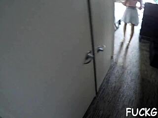 Guy in spy glasses scores angel with blowjob