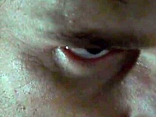 muscular lesbian bodybuilder squirts in hulk 2003 porn scene!