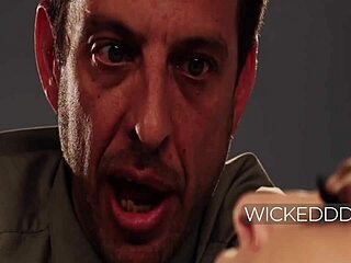 before she hulk discovers her powers