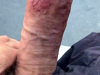 want to see my mature tits on this hot day?