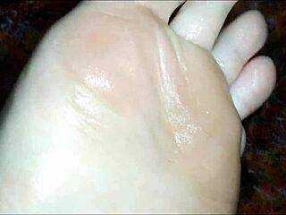 i pour oil on my feet for you