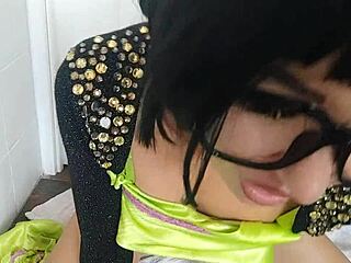 Stepmom Shows You How to Jerk Off RIGHT