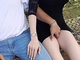 bring a female friend to the side of the road