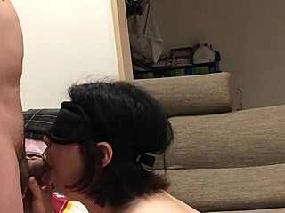 日本人　30代夫婦　リビングでフェラ＆ソファで生ハメセックス