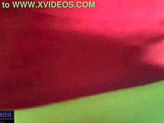 रेडहेड लैटिना बेब ने बेयरबैक गांड दी लवर को क्रिम्पाई!