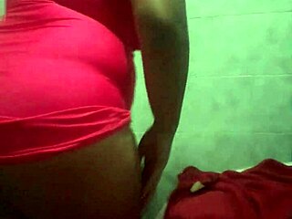 novinha enjoys a relaxing solo touch in her room