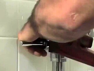 'let's fuck in the bar bathroom' says bombeiro hidraulico to the amateur