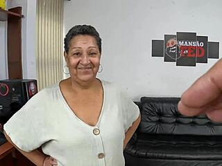 Behind the scenes with 71-year-old Dora Rodrigues.