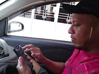 latina cachonda provoca a su inquilino y �l no puede resistirse