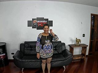 Behind the scenes with 71-year-old Dora Rodrigues.