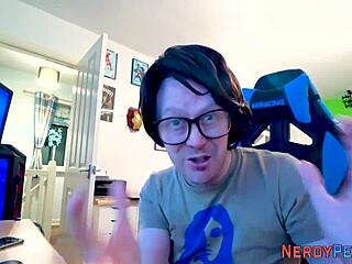 Slutty Amateur Sucks Nerds Dry! What a Wild First Time!