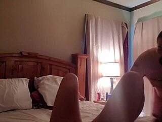 Amateurs explore homemade pussy licking and sex