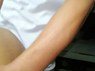 Amateur Babe Fucks Plumber Without Husband Present