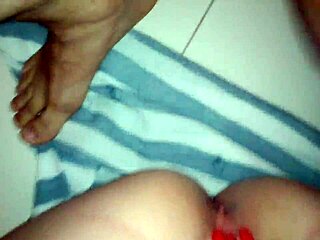 Delicia gets her ass homemade fucked by amateurs