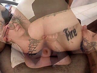 Caught My Hermanastro Masturbating, Shocked and Aroused - Porno en Español