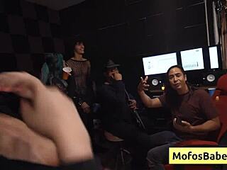 Can Nia Bleu Handle Fucking During Concert?