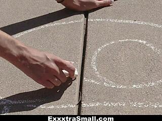 i cant believe small babes get fuked by huge kok