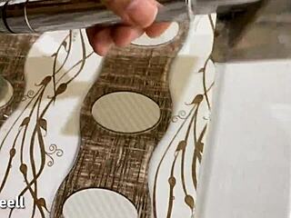 Arab Bhabhi Invites Me To Bathe Together And Fuck Her Ass