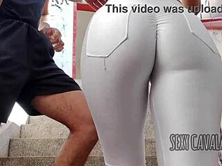 I sucked a stranger's dick while walking on the street