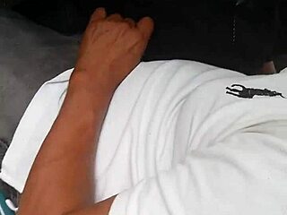 chacal se masturba em ônibus público