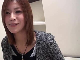 Chinese beauty blows Japanese host in steamy encounter