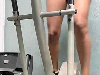 I look what she dard in the gym, lickin pussy.