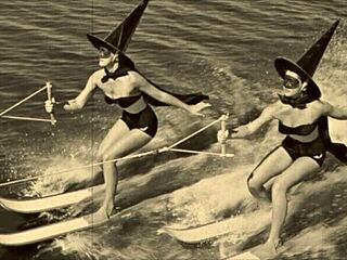 हेयरि विंटेज चूत हेलोवीन रेट्रो पॉर्न सीन में!