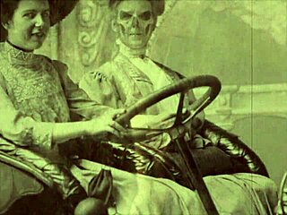 हेयरि विंटेज चूत हेलोवीन रेट्रो पॉर्न सीन में!