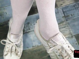 वाह, यह पिगटेल्ड सीएफएनएम वॉयर अपनी सब को डोमिनेट और कमांड करती हुई देखो!