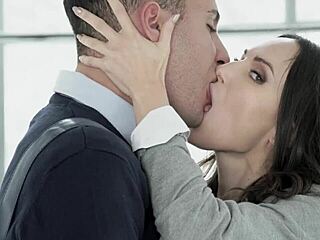 Latina Apolonia Lapiedra visits the doctor