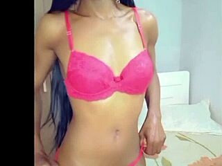 I love watching this sensual masturbation session