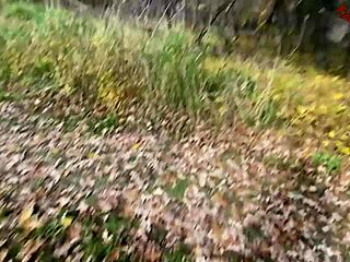 बाहर डर्टी टॉक नंगे क्लाइमेक्स तक पहुंचाती है