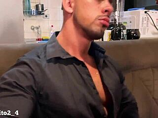 रयान रॉस और माइक बेबेसिटो ऑफिस के बाद इंटेंसली चूसते हैं