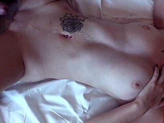 18-Year-Old Newcomer Tries Sex