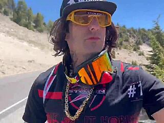 OMG! Sucking balls from Mt Lassen to Lake Tahoe in wild car ride for cum!