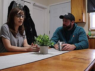 Helpful Stranger Turns Into Hospitable Milf for Intense Creampie