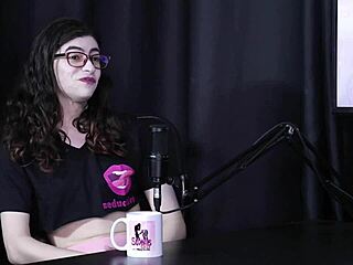 Começou Focando No Dinheiro E Além De Ter Suas Preferências Não Liga Para O Que A Pessoa Tem Nas Pernas E Quando Transa Com A Ex - Yumi Trap Transsexual Sheer Red