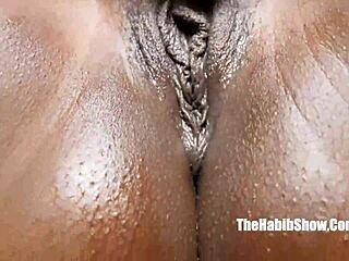 Porsha Doll enjoys juicy pussy play with squirting toy