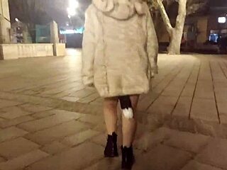 i’m ariela rider flashing my anal plug on the street, damn