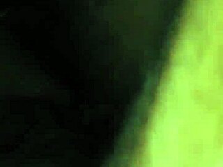 Dando de Frango Assado in CFNM