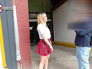 llevo a desconocida de la calle y le da una gran verga mi trabajador