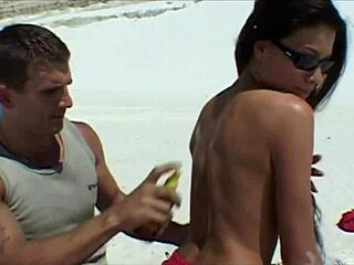 Loan Laure, a popular pornstar on Xvideos, stars in this video