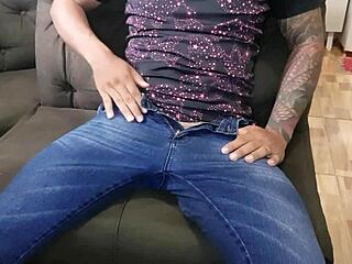 porra que rola lapada no seu rosto com um pau grande domina��o sem cortes