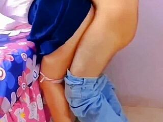 hey, this young latina student sucks me off until i cum in her cute mouth, real amateur stuff