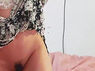 Amateur Couple's Orgasm On Leg