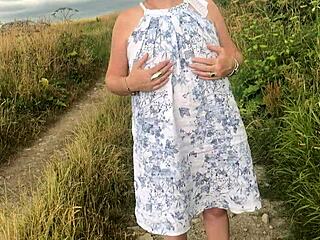 wife naked playing outdoors flashing